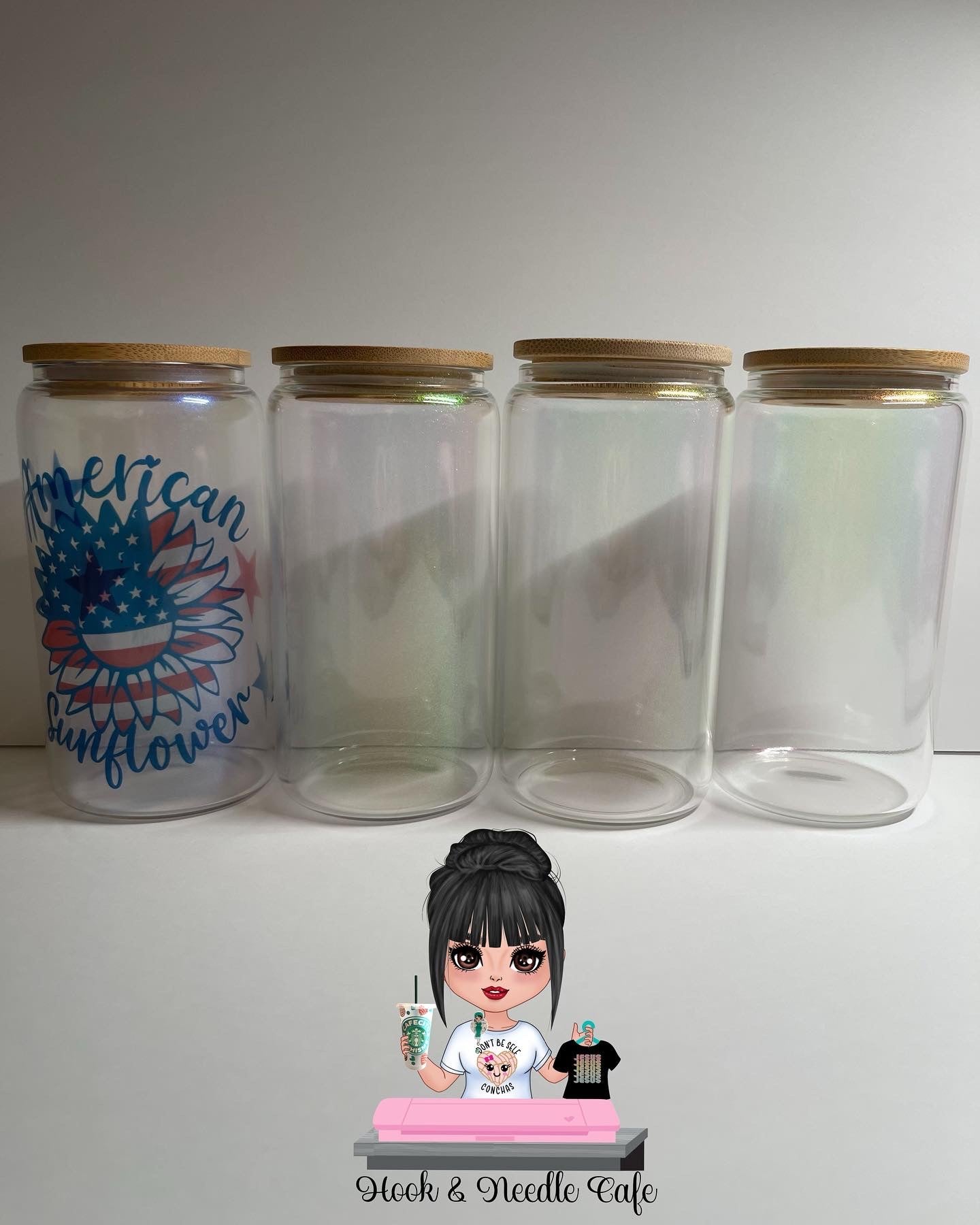 Iridescent glass can tumbler